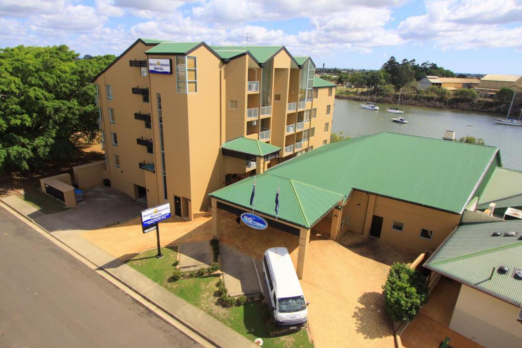Burnett Riverside Hotel Μπούνταμπεργκ Εξωτερικό φωτογραφία
