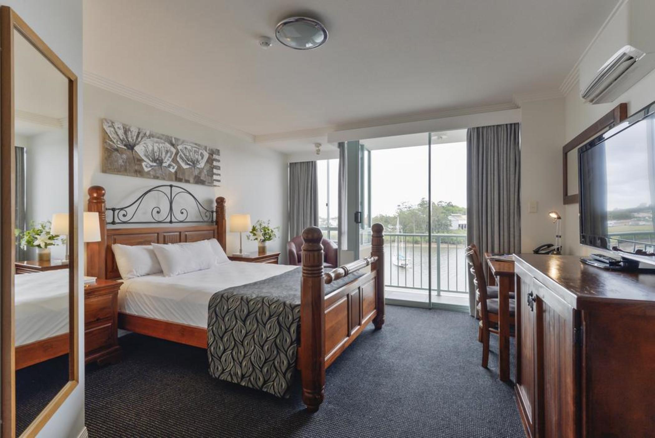 Burnett Riverside Hotel Μπούνταμπεργκ Εξωτερικό φωτογραφία