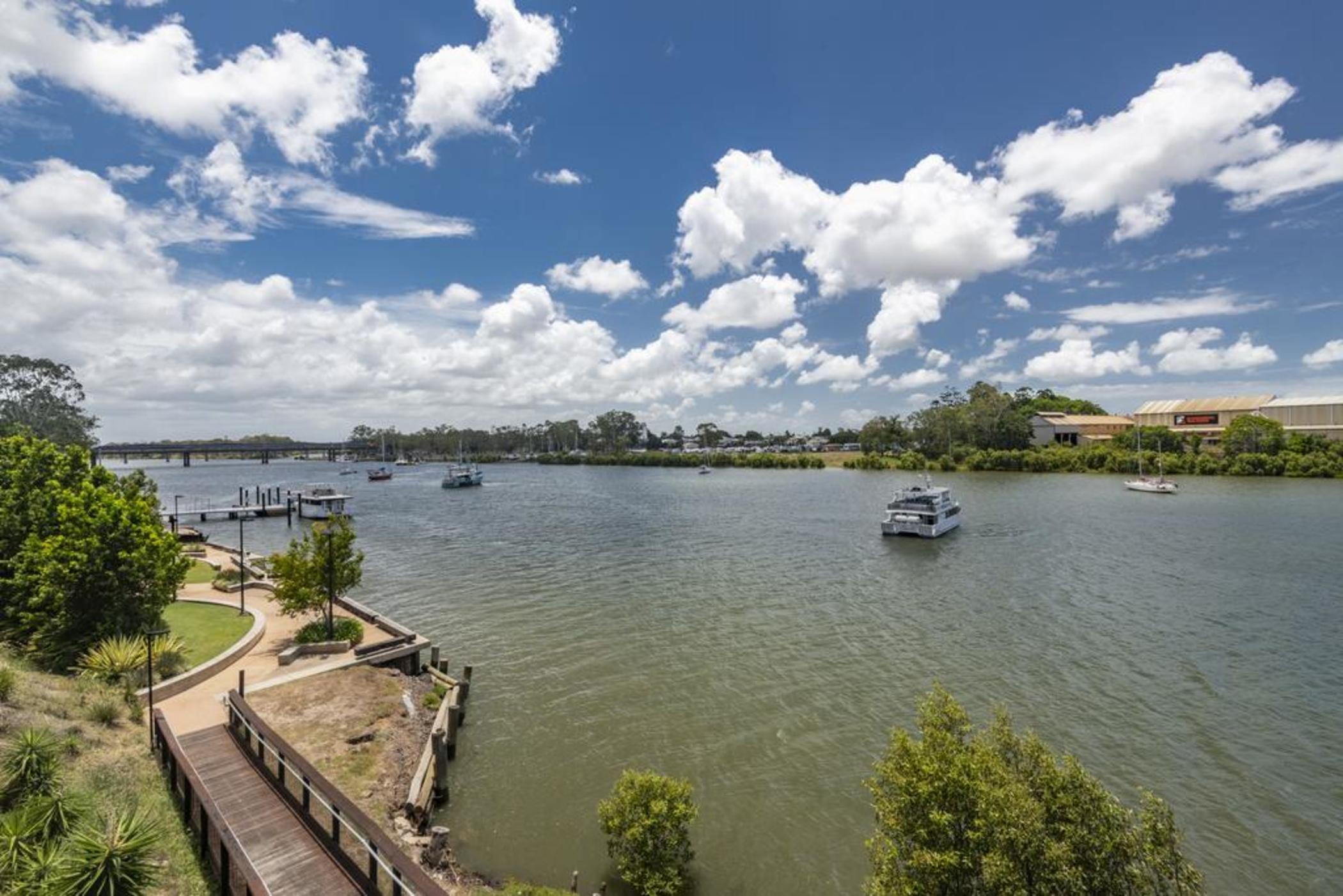 Burnett Riverside Hotel Μπούνταμπεργκ Εξωτερικό φωτογραφία