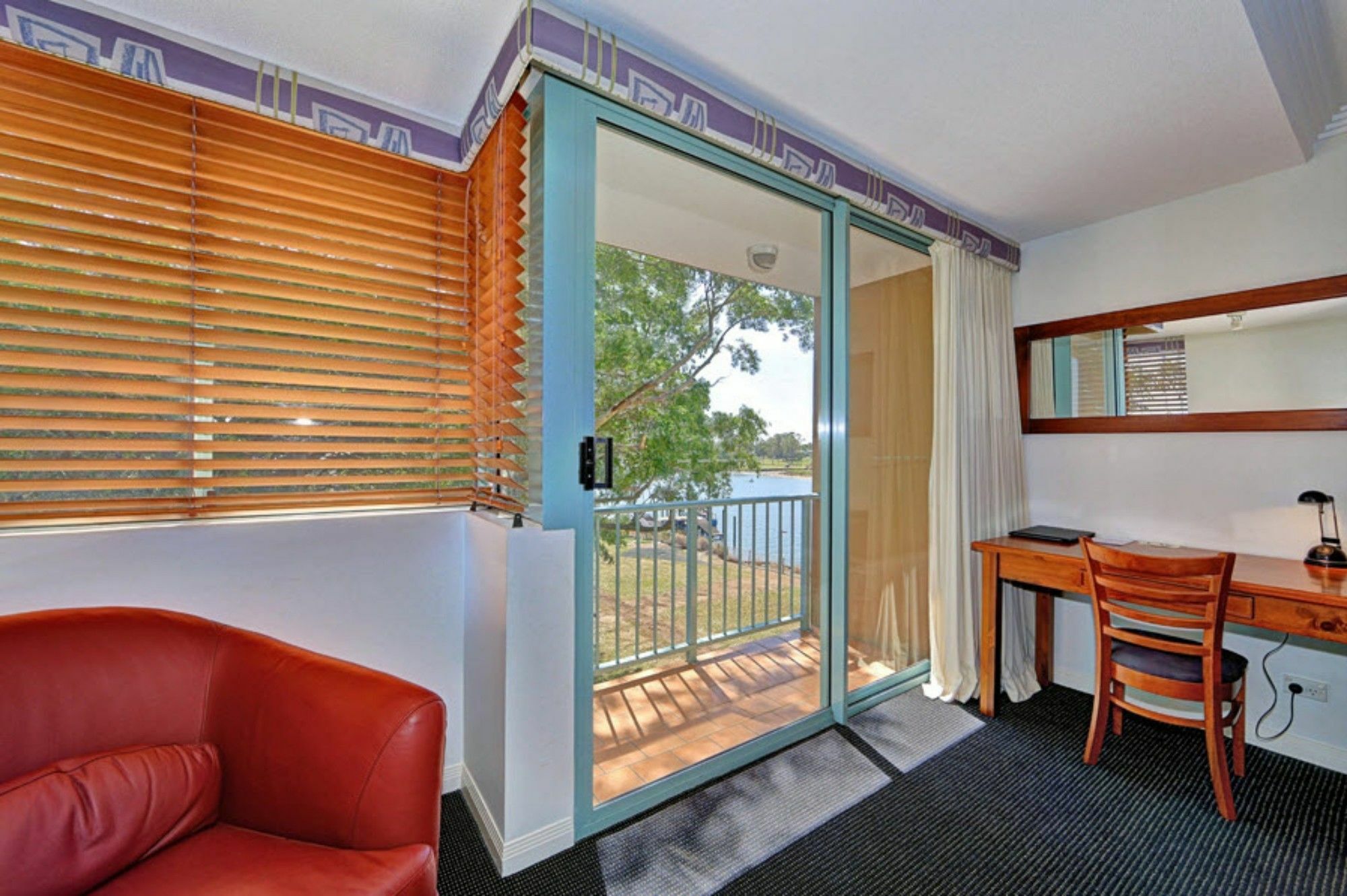 Burnett Riverside Hotel Μπούνταμπεργκ Εξωτερικό φωτογραφία